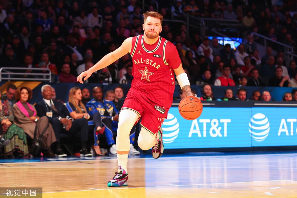 队带来了坚 队带来了坚