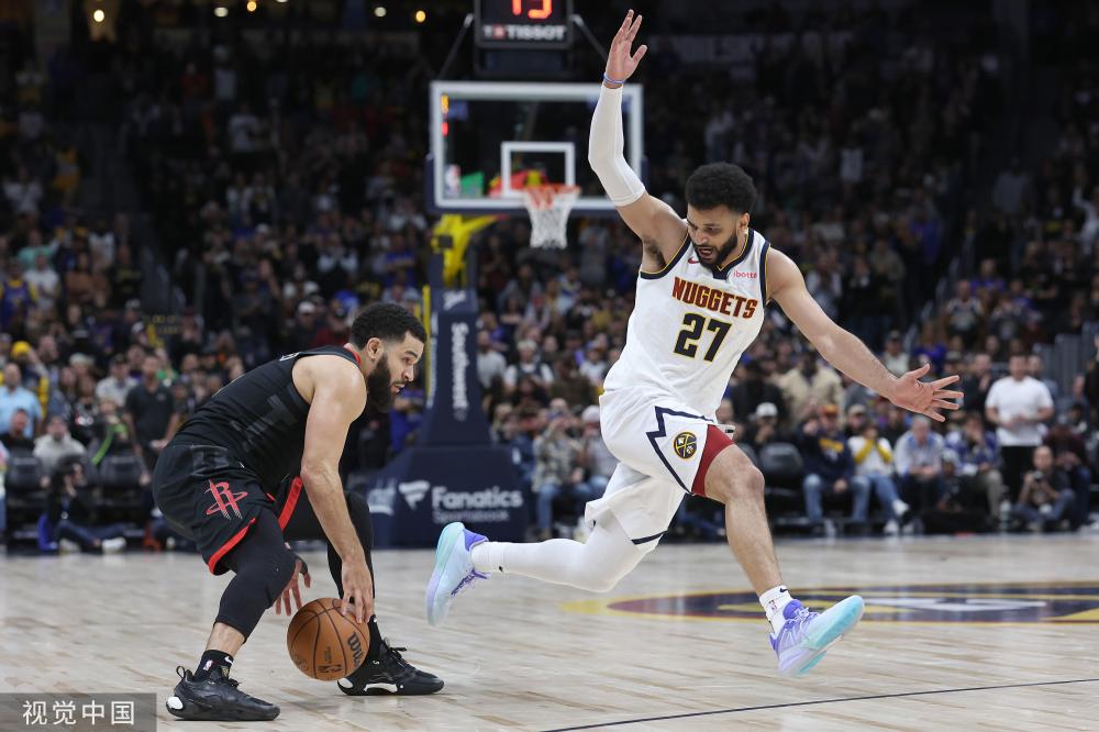 并探讨其中 并探讨其中